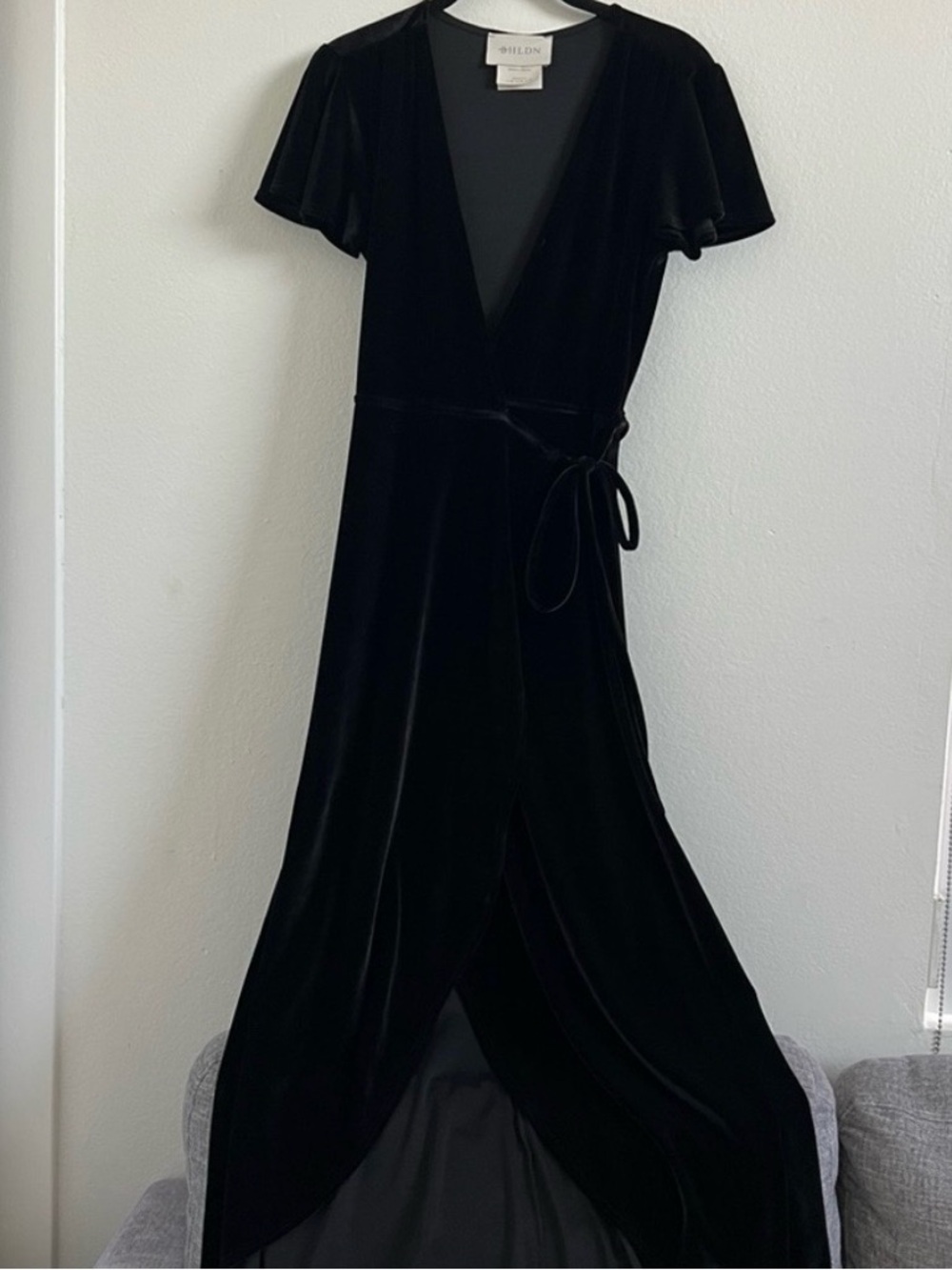 BHLDN | Anthropologie Black Velvet V-Neck Wrap Midi Short Sleeve Dress - Size XS - Picture 3 of 9